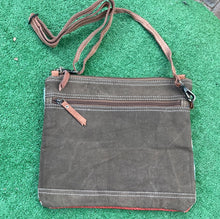 Load image into Gallery viewer, Crossbody Leather purse
